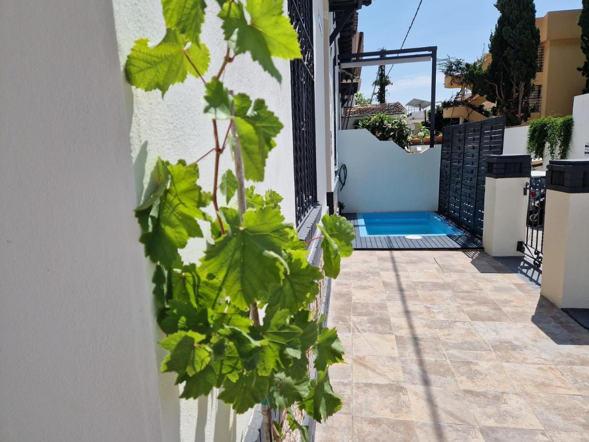 Vila Del Parque Flats Balneario De Pina Màlaga Exteriér fotografie